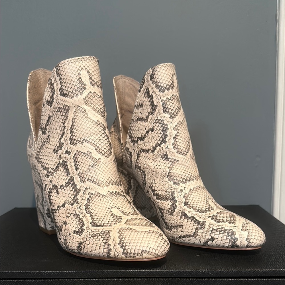 STEVE MADDEN Snake Print Ankle Boots